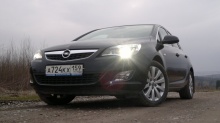 Opel Astra 1.6 Turbo AT 2011