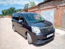 Toyota Noah 2.0 CVT FWD 2012