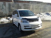 Toyota Voxy 2.0 CVT 4WD 2005