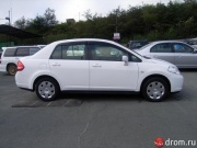 Nissan Tiida 1.6 AT 2004