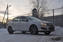 Opel Astra 1.6 MT 2012