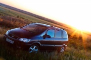 Opel Zafira 2.2 MT 2001