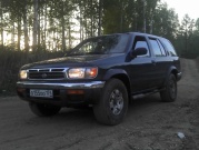 Nissan Pathfinder 3.3 4WD MT 1997