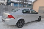 Opel Astra 1.6 MT 2012